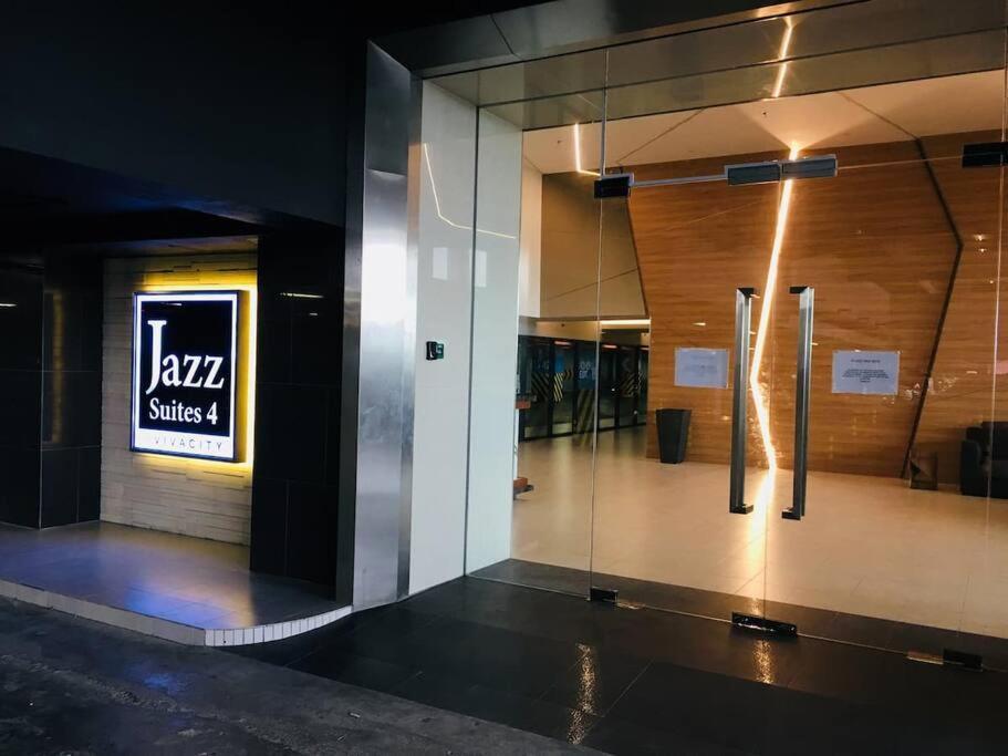 קוצ'ינג Rohani Jazz Suites 4 @ Vivacity Megamall מראה חיצוני תמונה